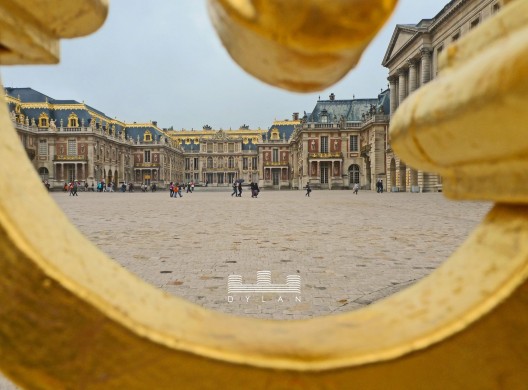 Versailles - approach from gate