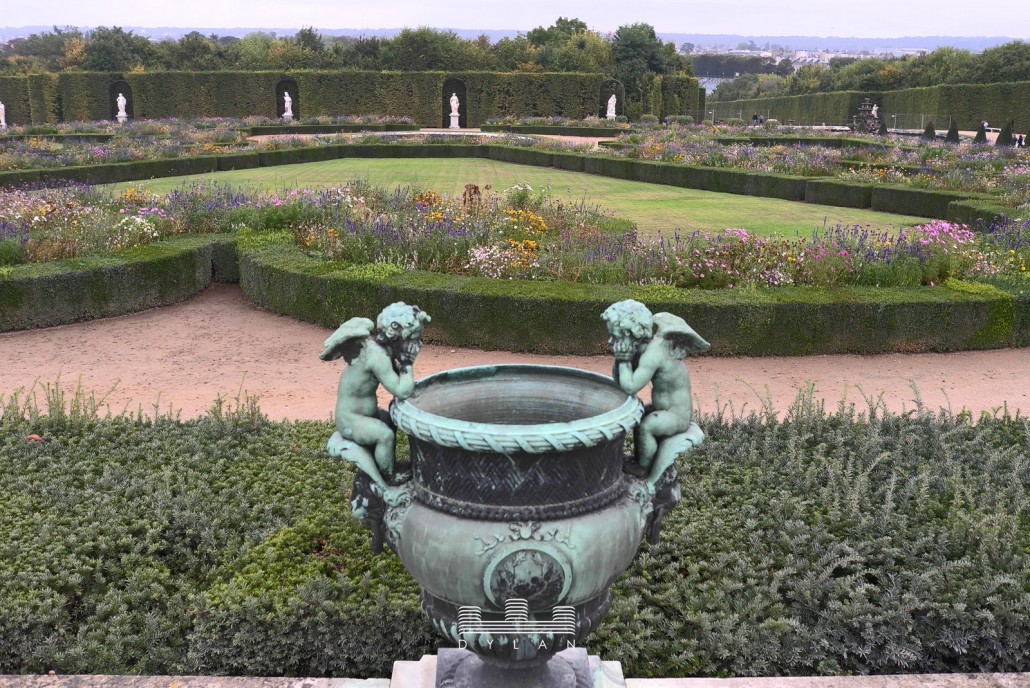 Versailles - garden and planter