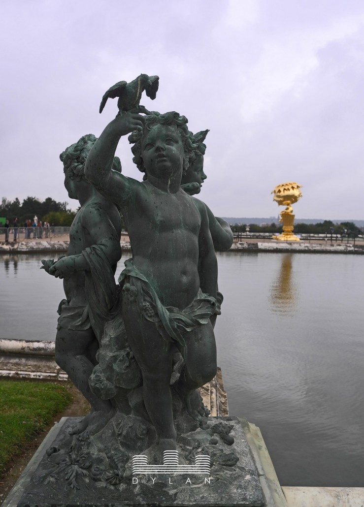 Versailles - garden and statue 2