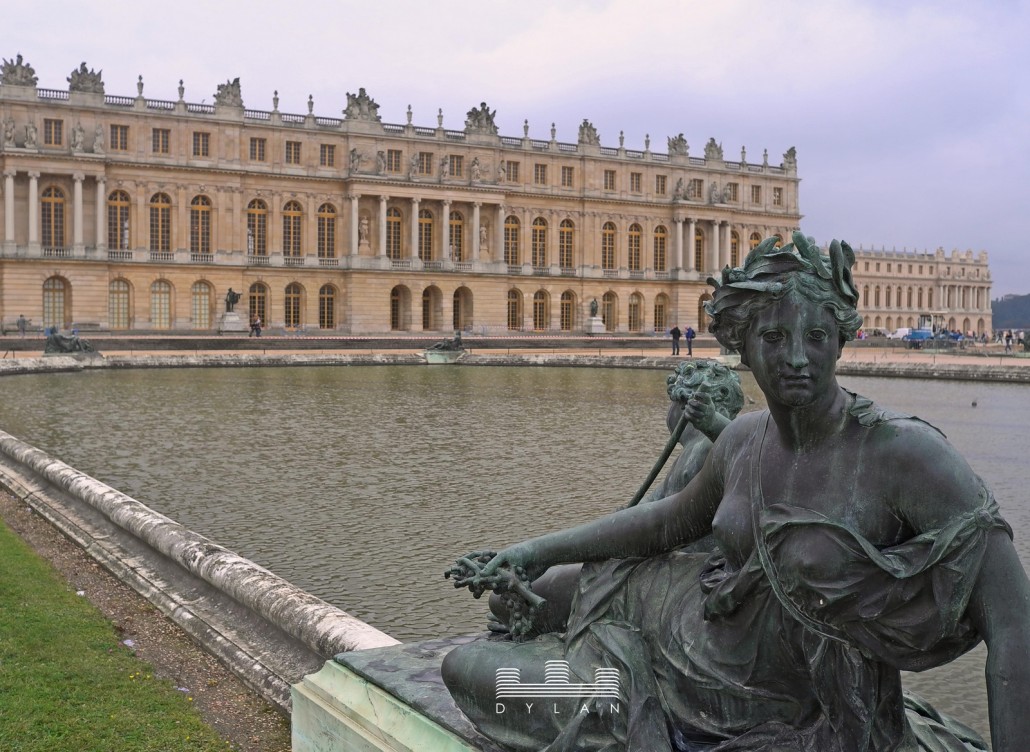 Versailles - garden, staue, fountain and chateau