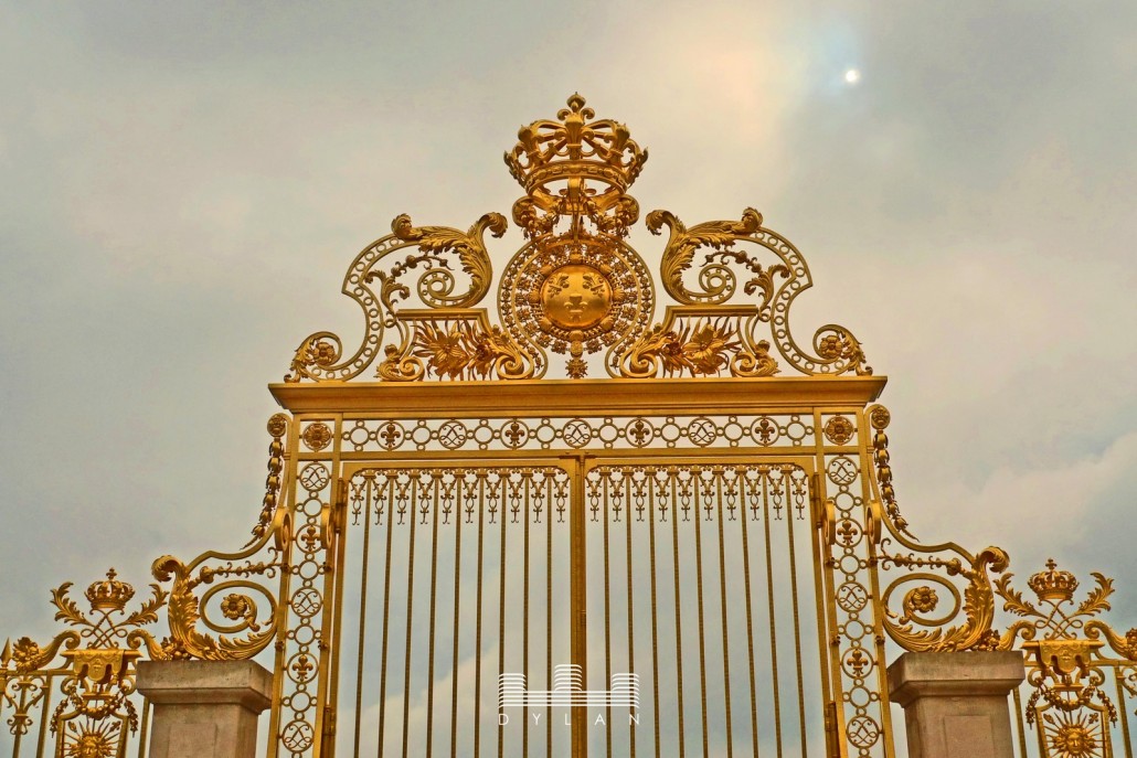 Versailles - gilded gate